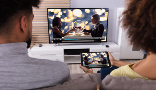 テレビでネット動画を見る方法は5つ！動画配信サービスを大画面で見るには？